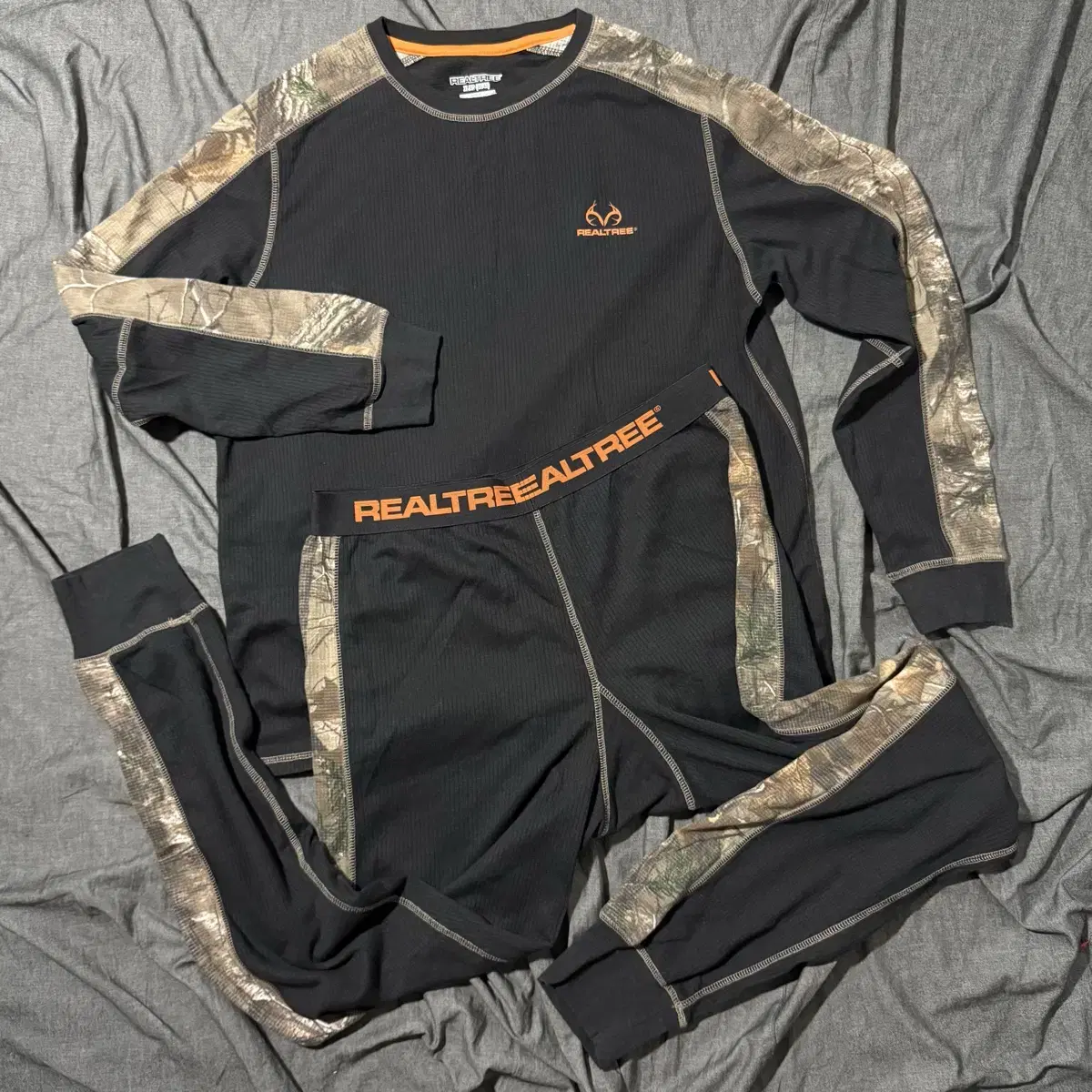 Realtree Thermal Top and Bottom Combo